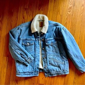 Gap Sherpa-lined denim jacket. NWT!